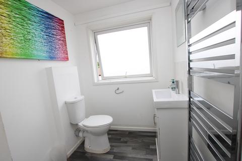 1 bedroom in a house share to rent, North Holme Court, Northampton, Northamptonshire, NN3