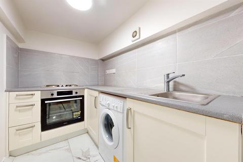 1 bedroom flat to rent, West Cromwell Road, London SW5