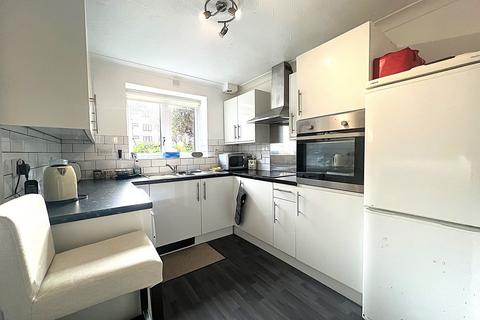 2 bedroom apartment to rent, Winslow Close, Pinner HA5