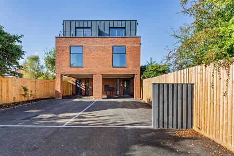 4 bedroom semi-detached house to rent, The Sidings, Washford Road, Shrewsbury SY3