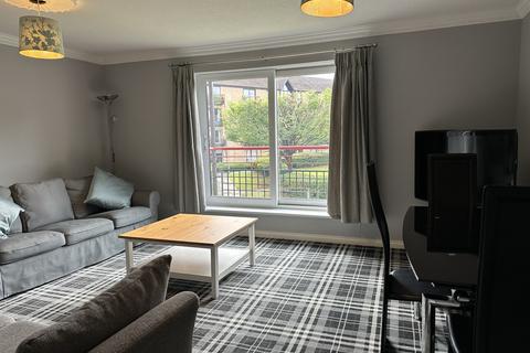 3 bedroom flat to rent, Riverview Dr, Glasgow G5