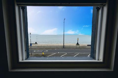 2 bedroom flat to rent, Margate, CT9