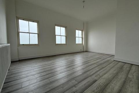 2 bedroom flat to rent, Margate, CT9