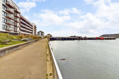 2 bedroom apartment to rent, Fin Street, Plymouth PL1