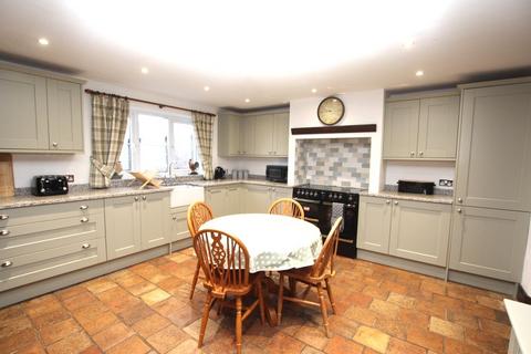 6 bedroom farm house to rent, Chapel Lane, Milton Green, Chester