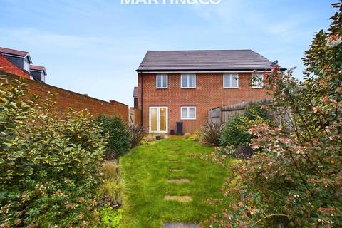 3 bedroom semi-detached house for sale, Skinner Drive, Wokingham