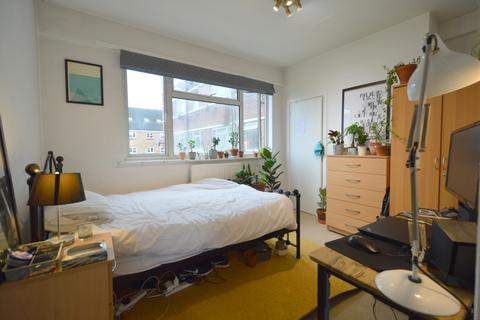 3 bedroom apartment for sale, Lynton Estate, London SE1