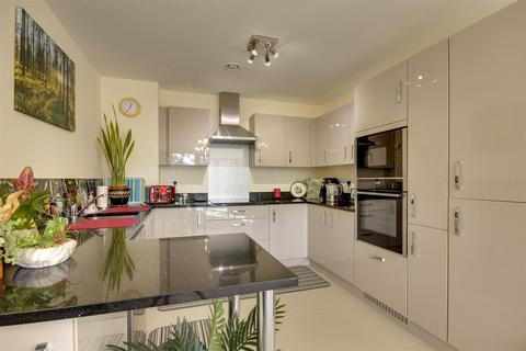 2 bedroom apartment for sale, Stapleton Court, Waller Grove, Swanland