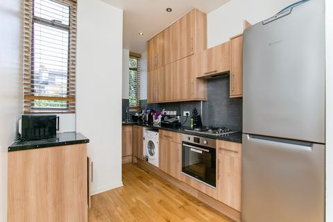 1 bedroom flat to rent, Curwen Road, London W12