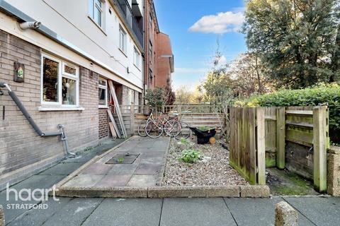 3 bedroom maisonette for sale, Disraeli Road, Forest Gate