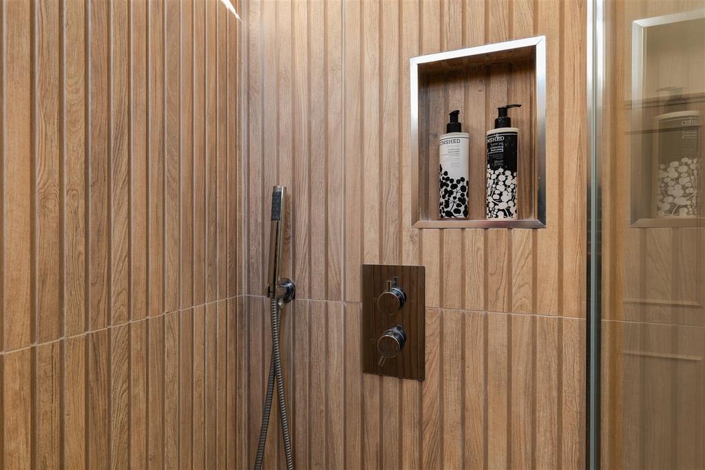Bathrooms-3.jpg