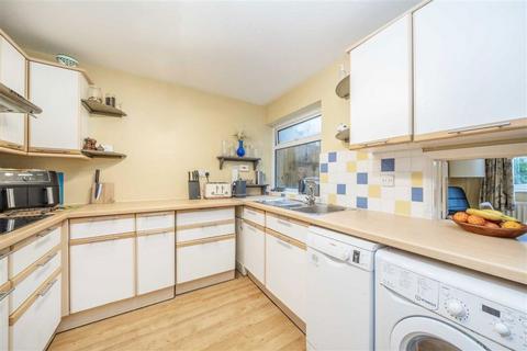 2 bedroom flat for sale, Clarence Avenue, London SW4