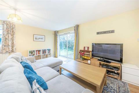 2 bedroom flat for sale, Clarence Avenue, London SW4