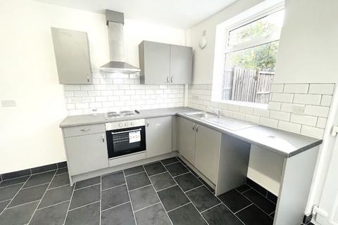 3 bedroom terraced house to rent - Blythe Street, Wombwell, BARNSLEY, S73 8JA
