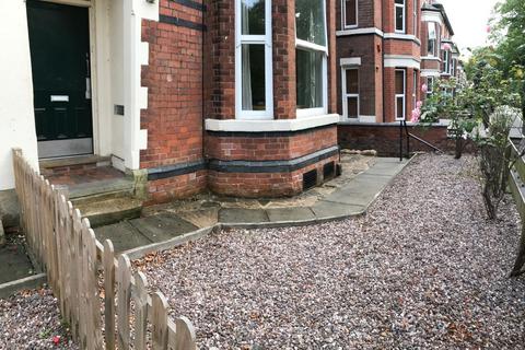 8 bedroom house to rent, 18 Waterloo Road, Nottingham. NG7 4AU