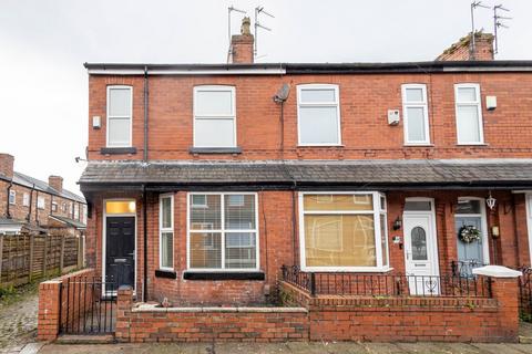 3 bedroom end of terrace house to rent, Gilbert Street, Eccles, Manchester, M30