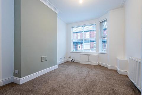 3 bedroom end of terrace house to rent, Gilbert Street, Eccles, Manchester, M30