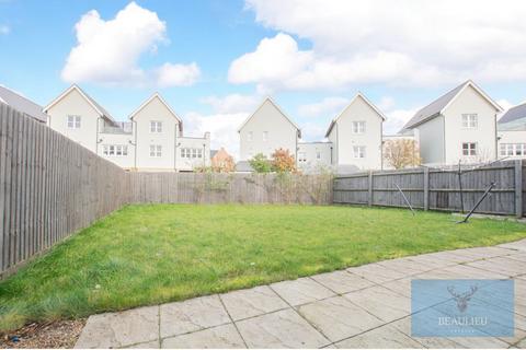 3 bedroom semi-detached house to rent, Joseph Prentice Way, Chelmsford CM1