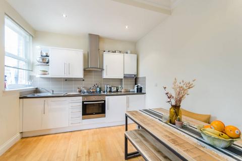 1 bedroom flat to rent, Chatsworth Gardens, Acton, London, W3