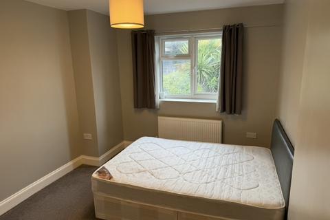 1 bedroom in a house share to rent, Pintail Road, Woodford Green IG8