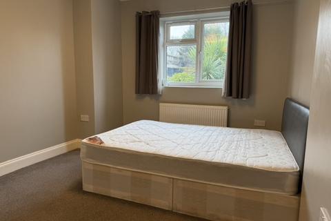 1 bedroom in a house share to rent, Pintail Road, Woodford Green IG8