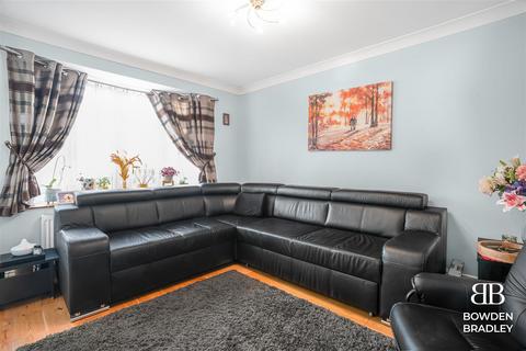 57 Verderers Road, Chigwell, IG7 4NA