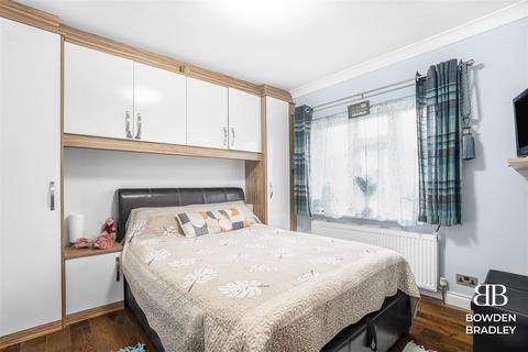 57 Verderers Road, Chigwell, IG7 4NA