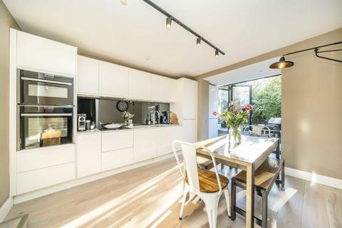 2 bedroom flat for sale, Sotheby Road, London N5