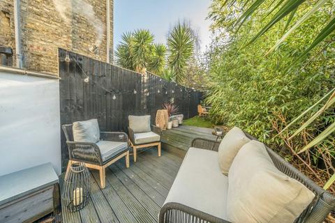 2 bedroom flat for sale, Sotheby Road, London N5