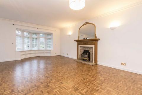 4 bedroom house to rent, Cotswold Close, Kingston Upon Thames KT2