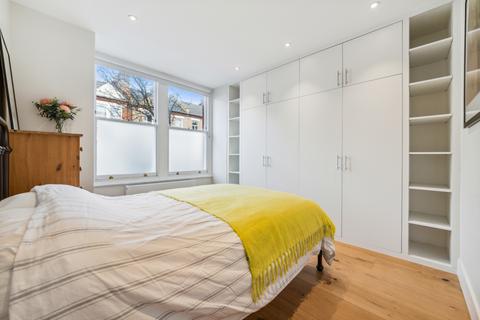 2 bedroom flat for sale, Danehurst Street, London