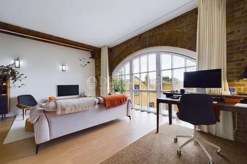 1 bedroom apartment for sale, Burrells Wharf Square, London