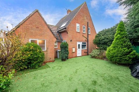 3 bedroom detached house for sale, Steeple House, High Street, South Clifton, Newark