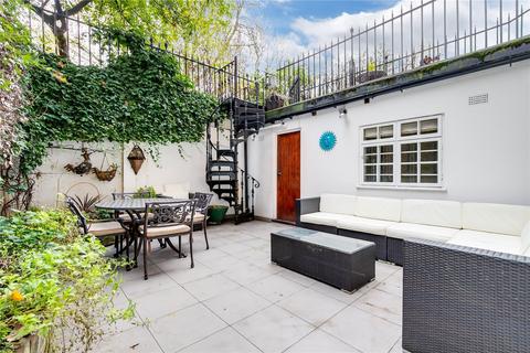 3 bedroom flat to rent, Courtfield Road, South Kensington, London