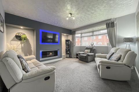 3 bedroom semi-detached house for sale, Oliver Crescent, Bilston