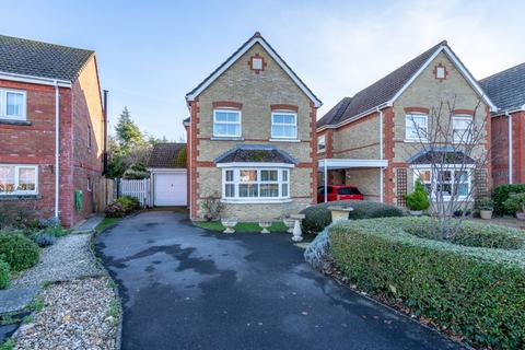 3 bedroom detached house for sale, Pipers Mead, Chichester