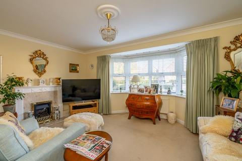 3 bedroom detached house for sale, Pipers Mead, Chichester