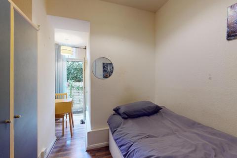 Flat share to rent, Chichele Road