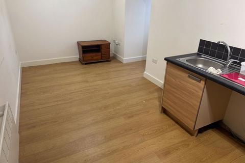 1 bedroom flat to rent, Briarfield Gardens, Huddersfield