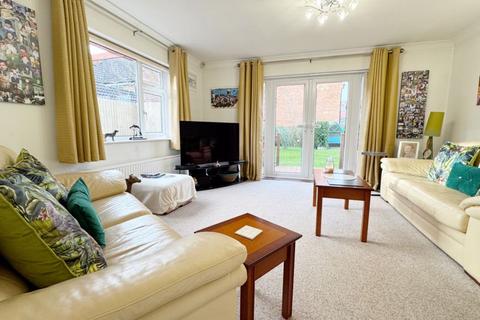 5 bedroom detached house for sale, Barrowby Road, Grantham