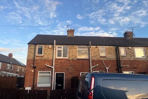 2 bedroom terraced house to rent, Queens Gardens, Cramlington