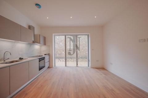 2 bedroom apartment to rent, High Street, Southgate,  London N14