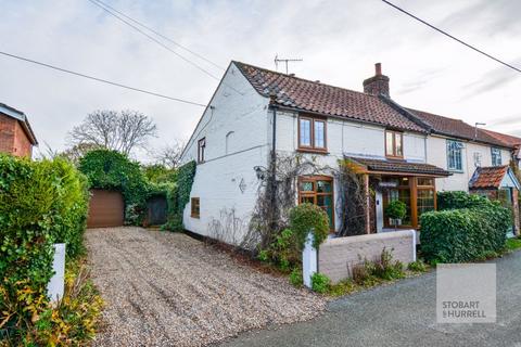 4 bedroom character property for sale, The Street, Norwich NR10