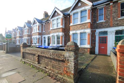 Studio to rent, Shakespeare Road