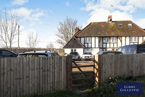 3 bedroom semi-detached house to rent, Oxford Road, Denham