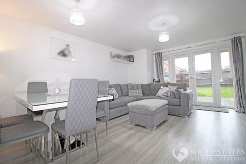 3 bedroom terraced house for sale, Parkers Way, Tipton DY4