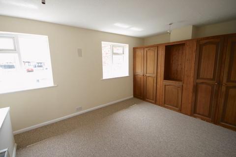 2 bedroom terraced house to rent, Winchester Close, Weymouth DT4