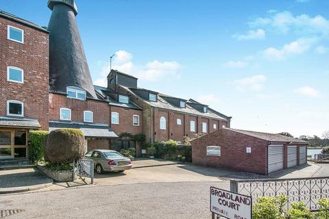 2 bedroom apartment to rent, Maltsters Way, Oulton Broad, Lowestoft, NR32