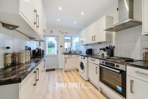 9 Cranham Gardens, Upminster, RM14 1JG