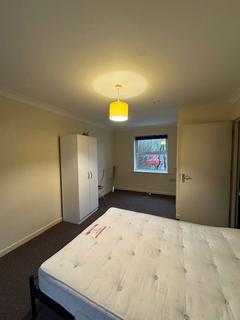 1 bedroom property to rent, House Share in Charminster – Room Available for £595/Month, All Bills Included